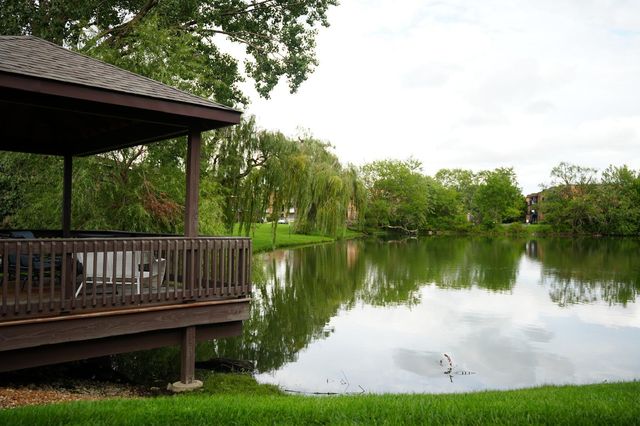 7505 175th Street 132, Tinley Park, IL 60477