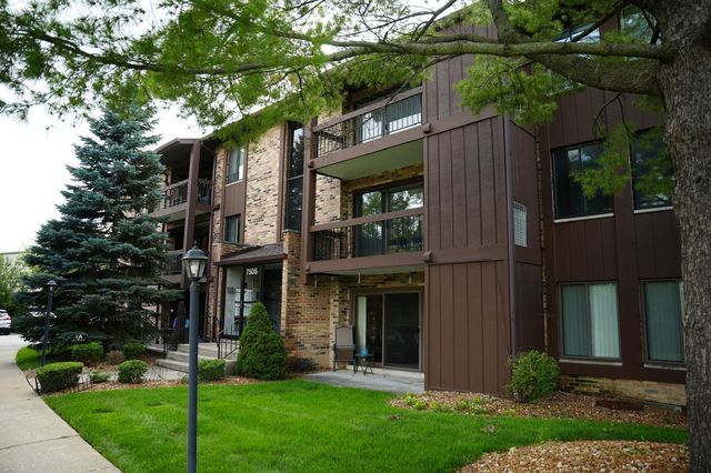 7505 175th Street 132, Tinley Park, IL 60477