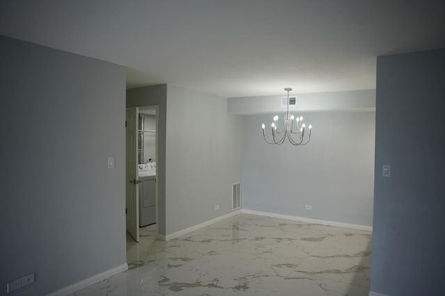 7505 175th Street 132, Tinley Park, IL 60477