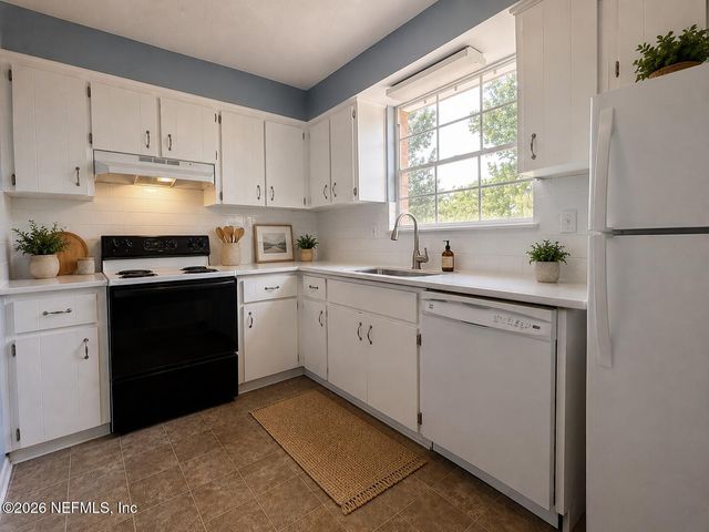 5201 ATLANTIC Boulevard 194, Jacksonville, FL 32207