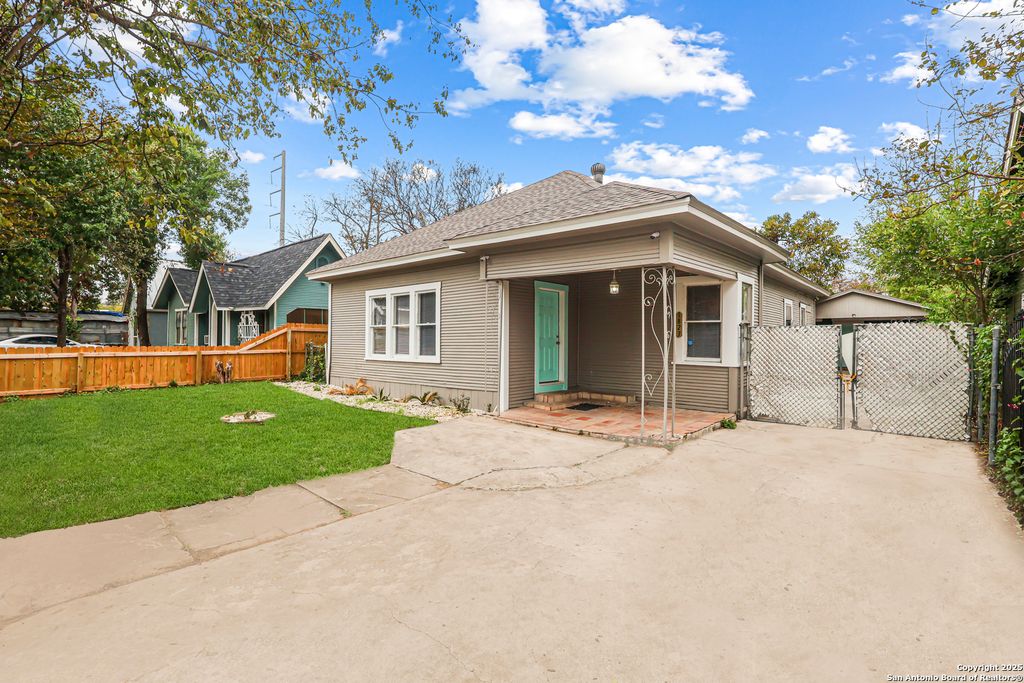 1823 Edison, San Antonio, TX 78201