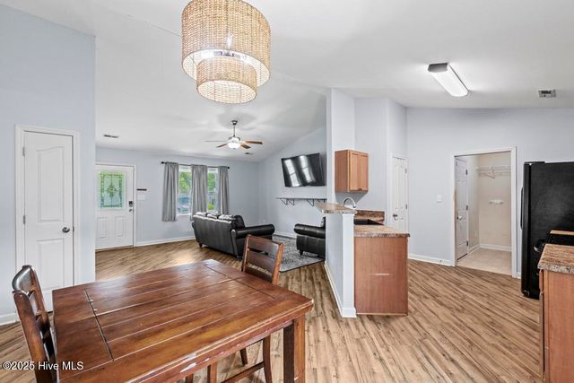 110 Woodbury Farm Drive, Jacksonville, NC 28540