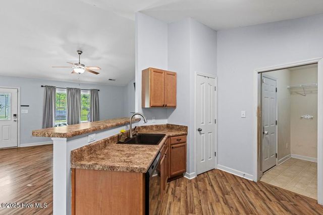 110 Woodbury Farm Drive, Jacksonville, NC 28540