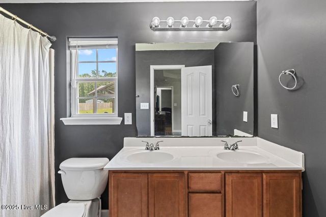 110 Woodbury Farm Drive, Jacksonville, NC 28540