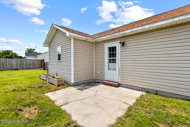 110 Woodbury Farm Drive, Jacksonville, NC 28540