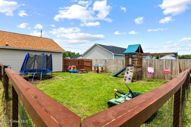110 Woodbury Farm Drive, Jacksonville, NC 28540