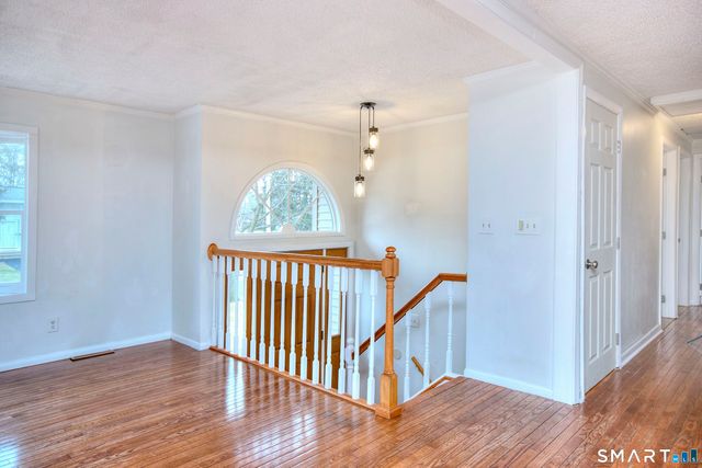 6 Vernon Court, Milford, CT 06461