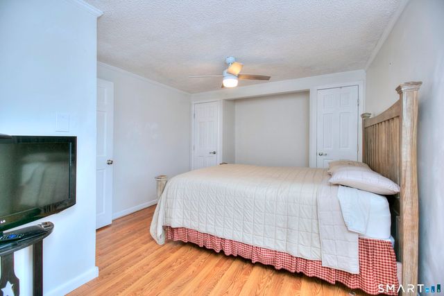 6 Vernon Court, Milford, CT 06461