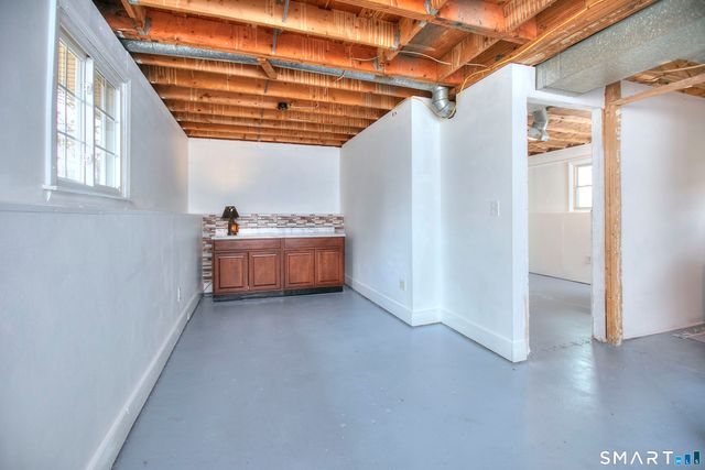 6 Vernon Court, Milford, CT 06461