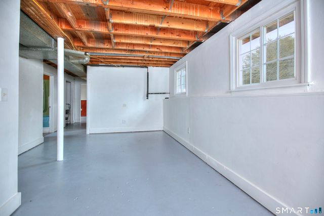 6 Vernon Court, Milford, CT 06461