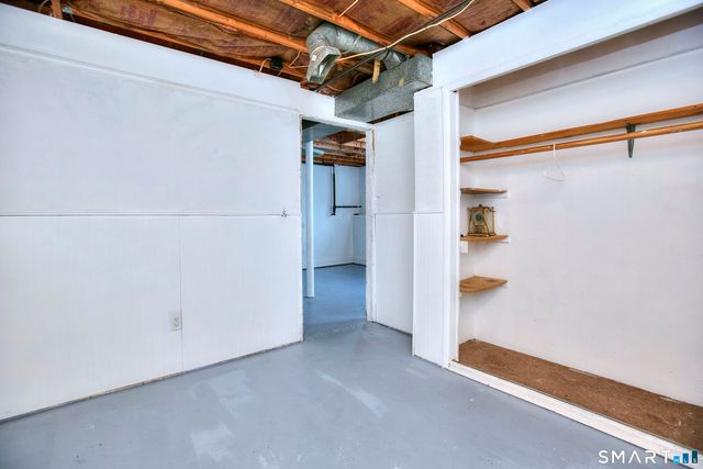 6 Vernon Court, Milford, CT 06461