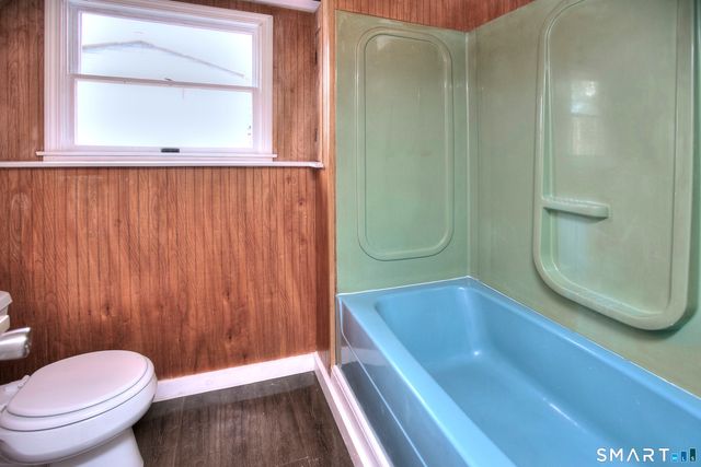 6 Vernon Court, Milford, CT 06461