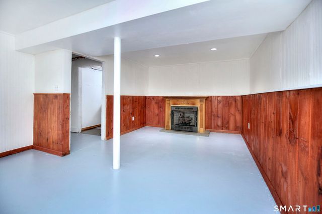 6 Vernon Court, Milford, CT 06461