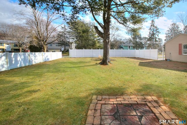 6 Vernon Court, Milford, CT 06461