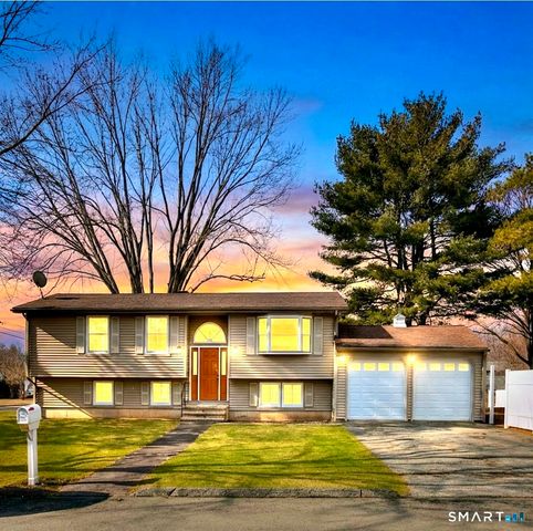 6 Vernon Court, Milford, CT 06461