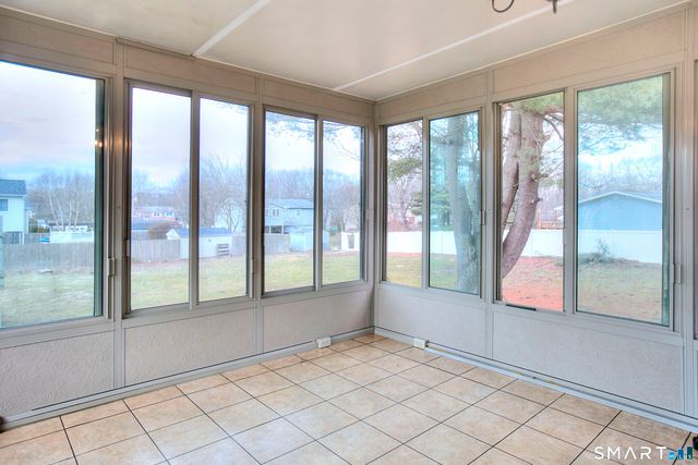 6 Vernon Court, Milford, CT 06461