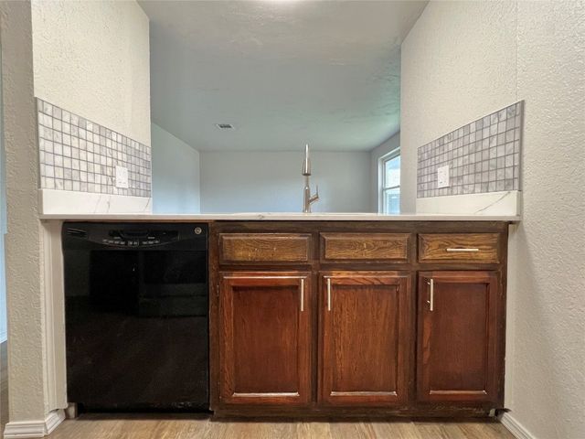 12517 SW 2nd Street, Yukon, OK 73099