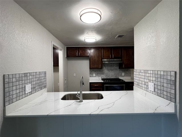 12517 SW 2nd Street, Yukon, OK 73099
