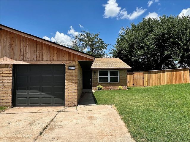 12517 SW 2nd Street, Yukon, OK 73099
