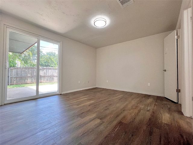 12517 SW 2nd Street, Yukon, OK 73099