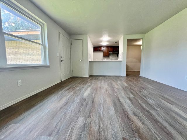 12517 SW 2nd Street, Yukon, OK 73099