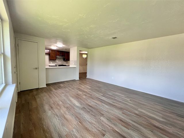 12517 SW 2nd Street, Yukon, OK 73099