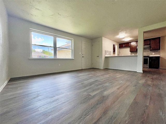 12517 SW 2nd Street, Yukon, OK 73099
