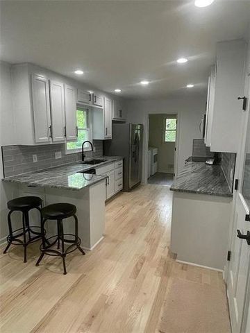 160 Boxelder Lane, Roswell, GA 30076
