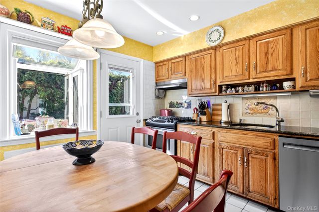 46 Mulberry Avenue, Garden City, NY 11530