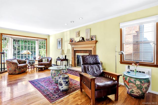 46 Mulberry Avenue, Garden City, NY 11530