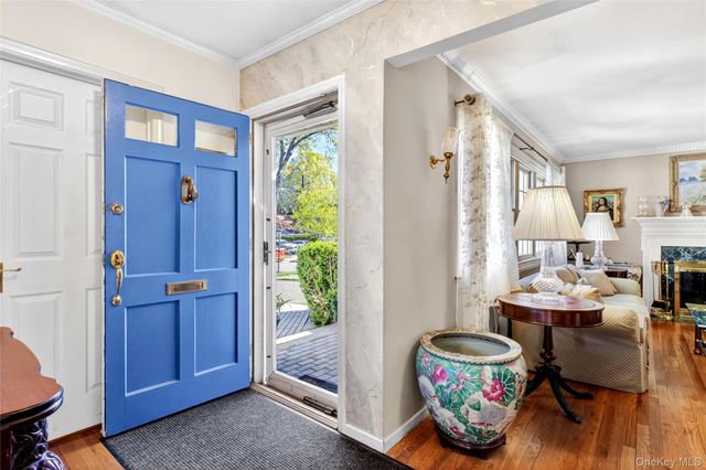 46 Mulberry Avenue, Garden City, NY 11530