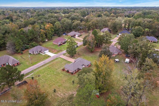 724 Forest Woods Drive, Byram, MS 39272