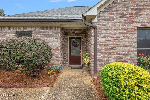 724 Forest Woods Drive, Byram, MS 39272