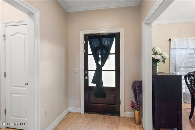 724 Forest Woods Drive, Byram, MS 39272