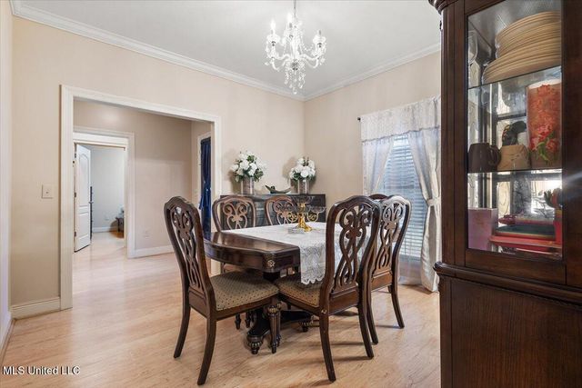 724 Forest Woods Drive, Byram, MS 39272