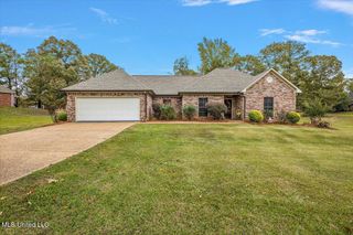 724 Forest Woods Drive, Byram, MS 39272