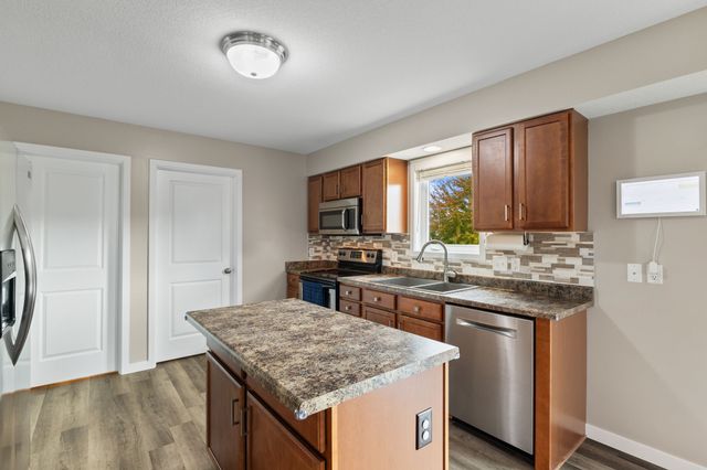 5012 NE Innsbruck Drive, Ankeny, IA 50021