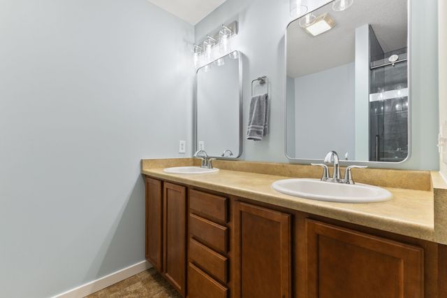 5012 NE Innsbruck Drive, Ankeny, IA 50021