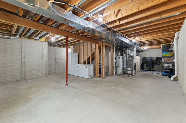 5012 NE Innsbruck Drive, Ankeny, IA 50021