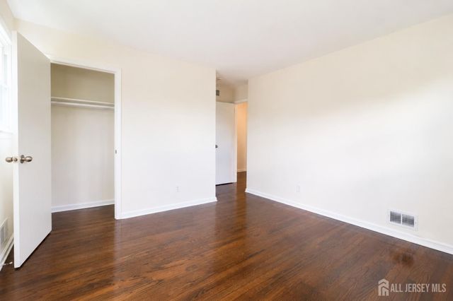 25 Lincoln Avenue, Piscataway, NJ 08854