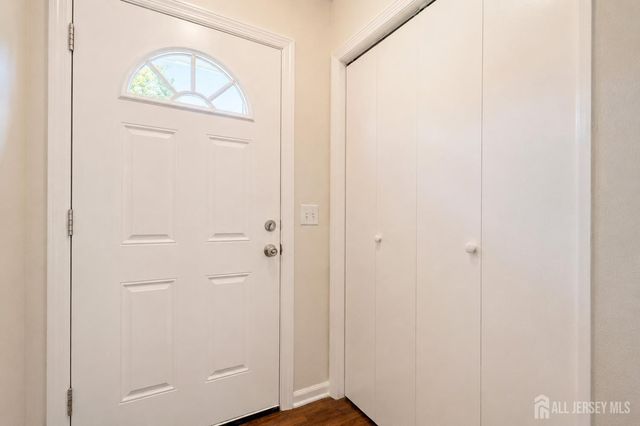 25 Lincoln Avenue, Piscataway, NJ 08854