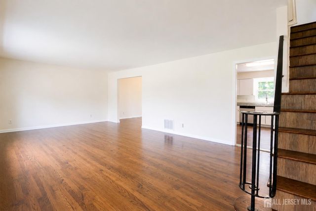 25 Lincoln Avenue, Piscataway, NJ 08854