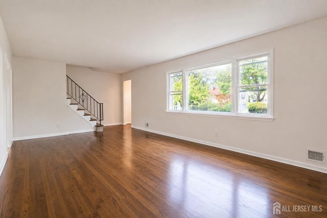 25 Lincoln Avenue, Piscataway, NJ 08854