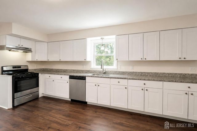 25 Lincoln Avenue, Piscataway, NJ 08854
