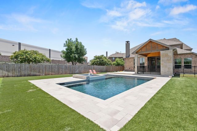 121 Warwick Boulevard, Lewisville, TX 75056