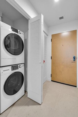 11 NE 6 th 2808, Miami, FL 33132