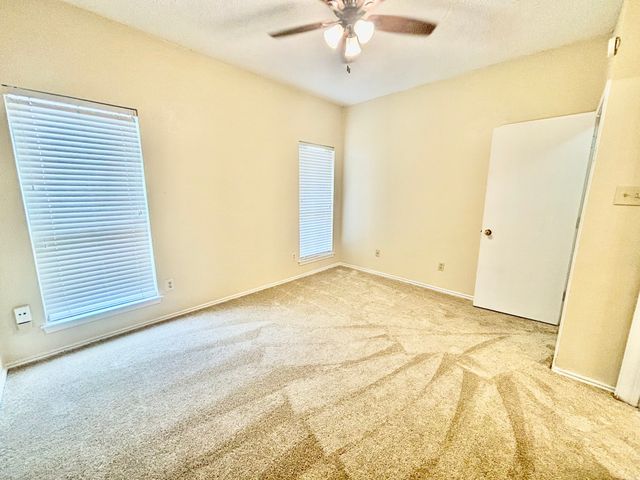 2915 Roxboro Road, Euless, TX 76039