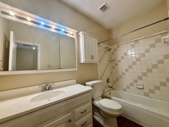 2915 Roxboro Road, Euless, TX 76039