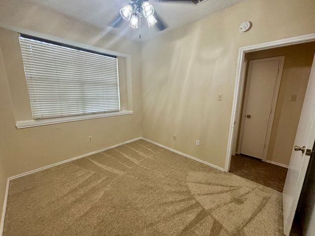 2915 Roxboro Road, Euless, TX 76039