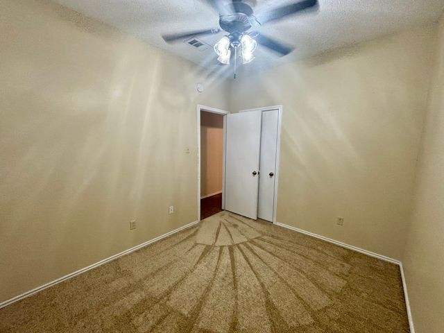 2915 Roxboro Road, Euless, TX 76039